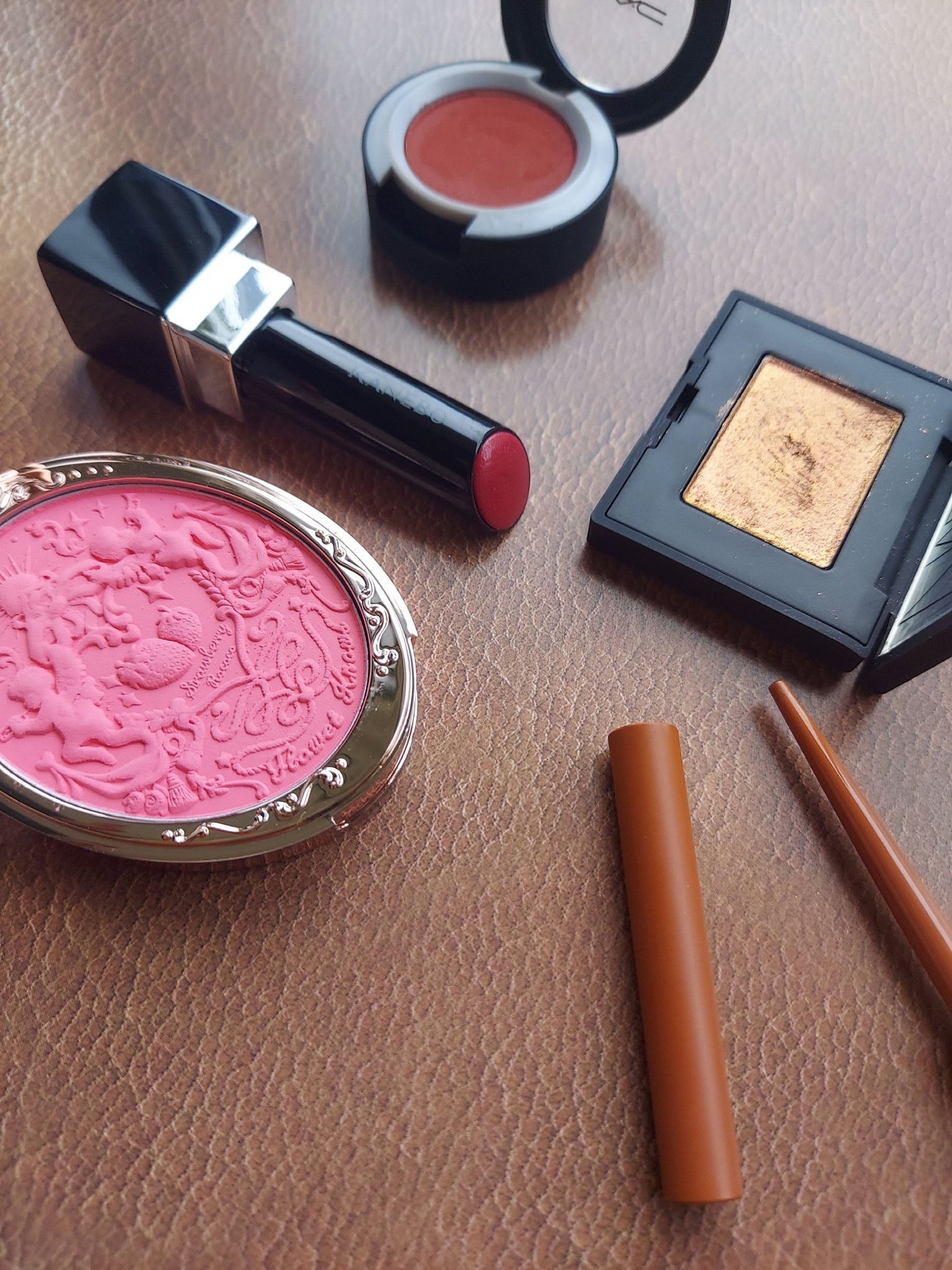 ハードワイヤードアイシャドー/NARS/単色アイシャドウを使ったクチコミ(1枚目)