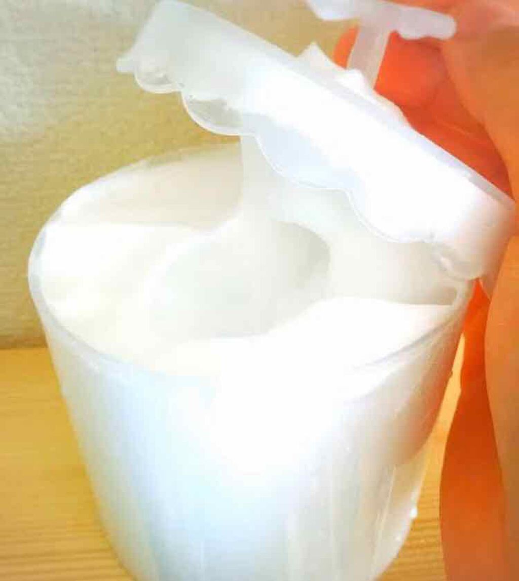 まめた_ on LIPS 「♯DAISO商品『ほいっぷるん』洗顔を適量入れて、水を入れて泡..」(2枚目)