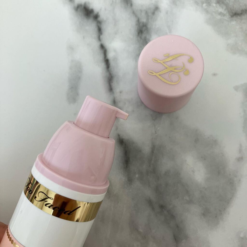 ボーン ディス ウェイ グロウ モイスチュアライジング メイクアップ プライマー/Too Faced/化粧下地を使ったクチコミ（2枚目）