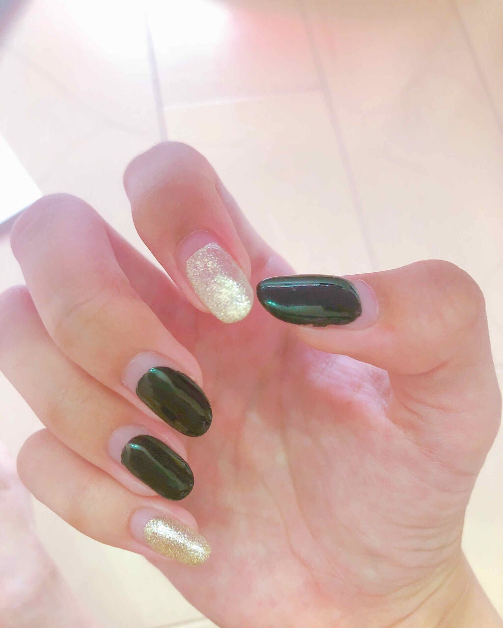 りてぃ on LIPS 「今更ながら今月のネイル!ラメがかわいい😍💕#ネイル..」(1枚目)