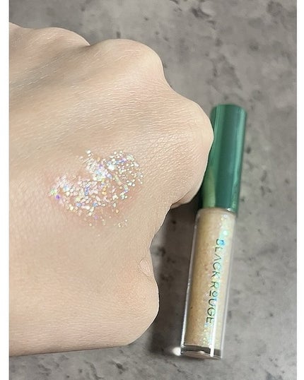 ひよこぱいせん🐥 on LIPS 「BLACKROUGE1煌めくグリッター&リップ合わせて、4点の..」(4枚目)