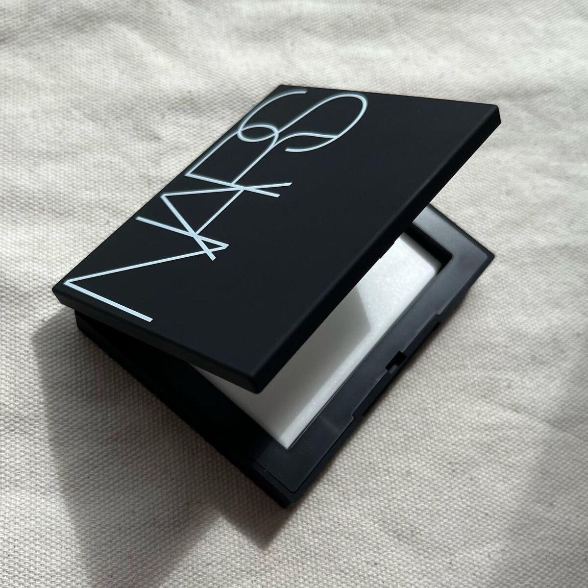 ライトリフレクティングセッティングパウダー プレスト N/NARS/プレストパウダーを使ったクチコミ(1枚目)