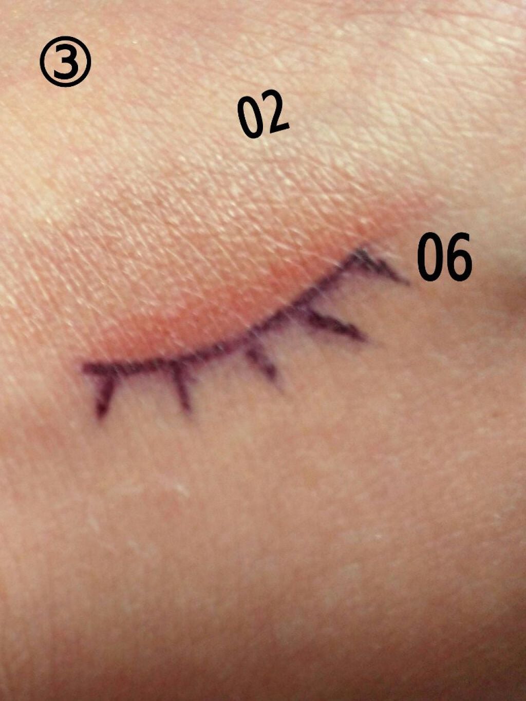 カラークイーン オイルシャドウ/ロレアル パリ/単色アイシャドウを使ったクチコミ(3枚目)