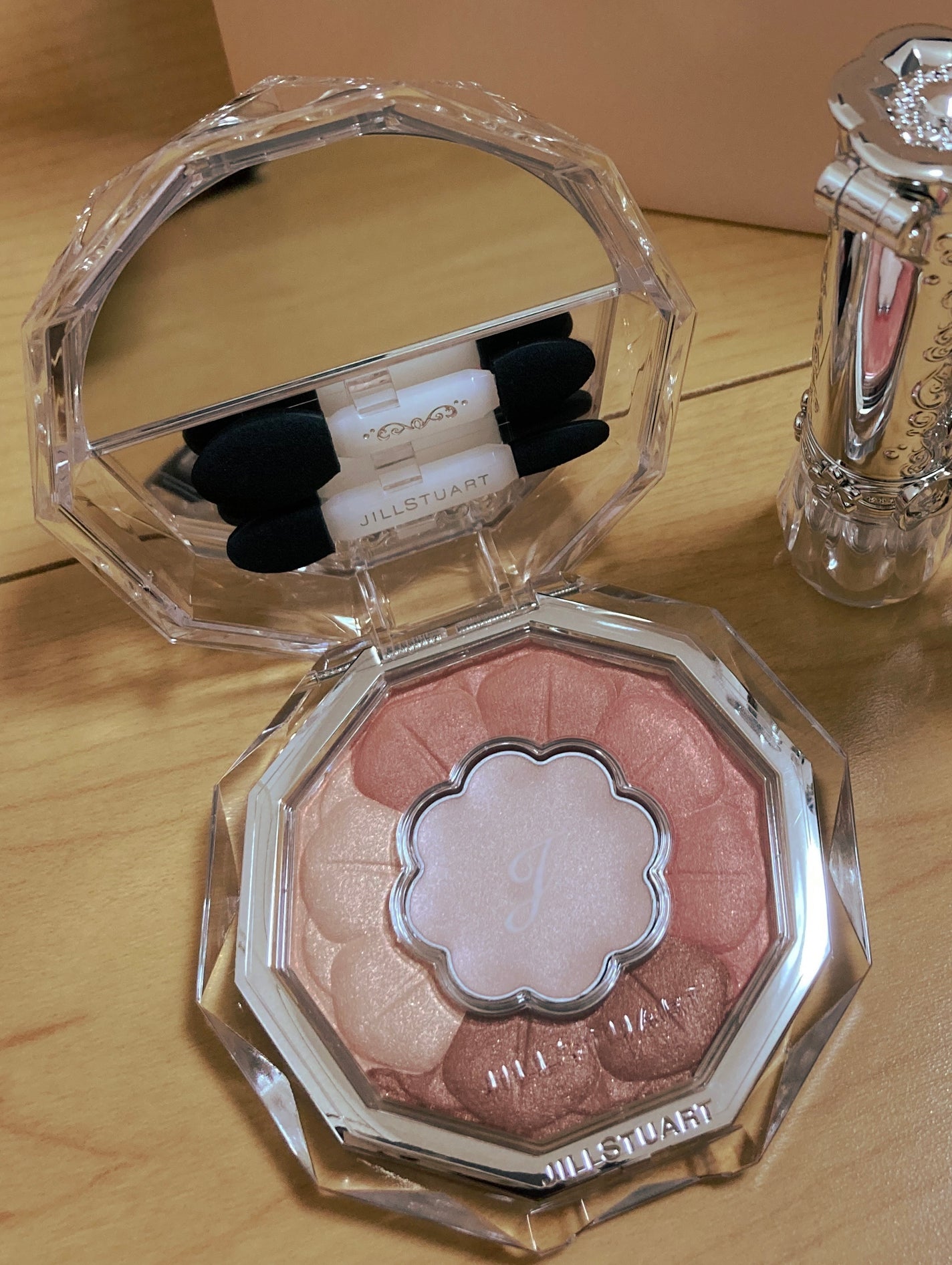 ジルスチュアート ブルームクチュール アイズ/JILL STUART/アイシャドウパレットを使ったクチコミ(1枚目)