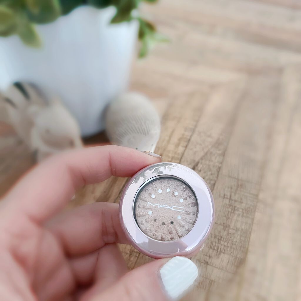 エクストラ ディメンション フォイル アイシャドウ M·A·C フロステッド ファイヤーワーク/M・A・C/単色アイシャドウを使ったクチコミ（1枚目）