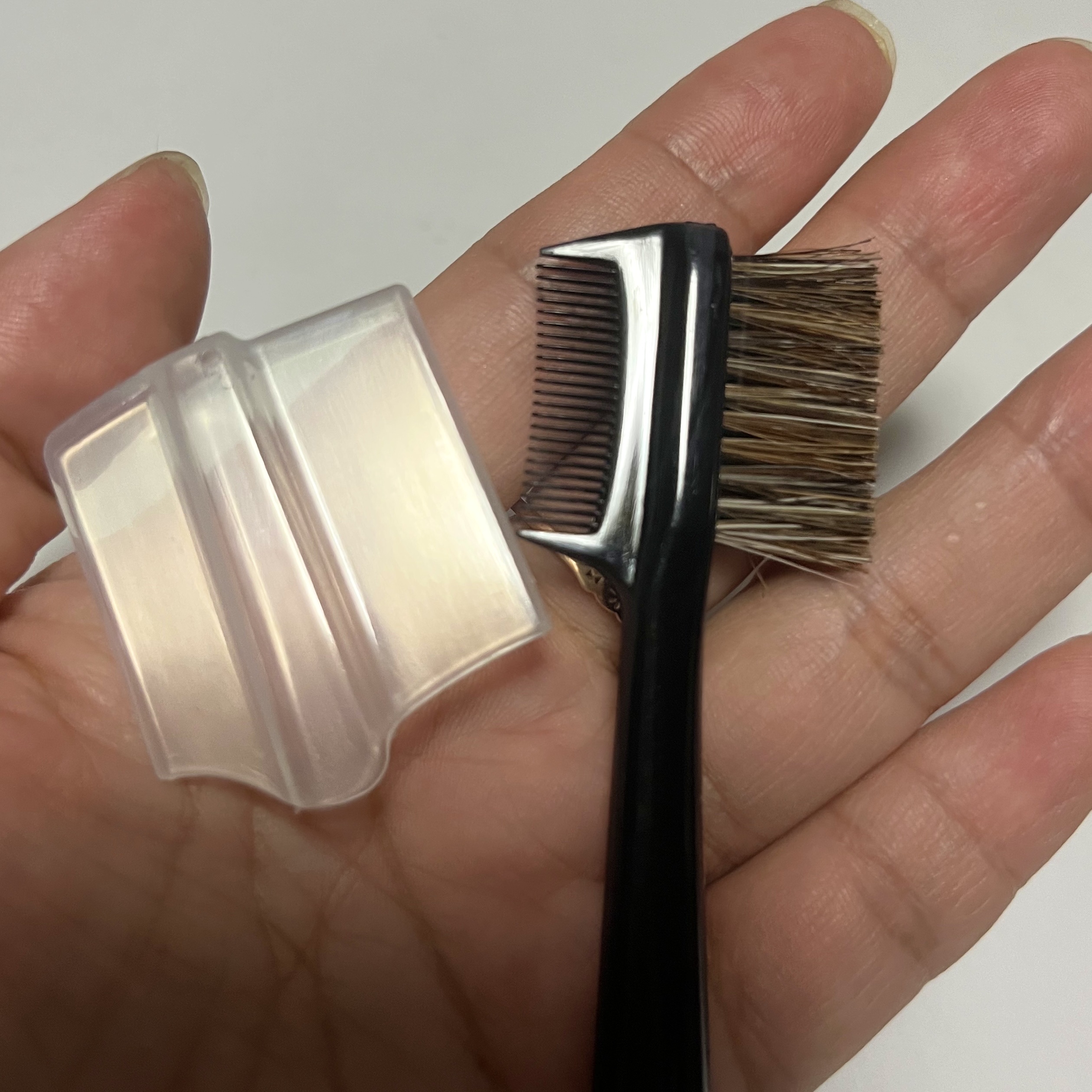 アイブロウブラシ/志々田清心堂/メイクブラシを使ったクチコミ（3枚目）