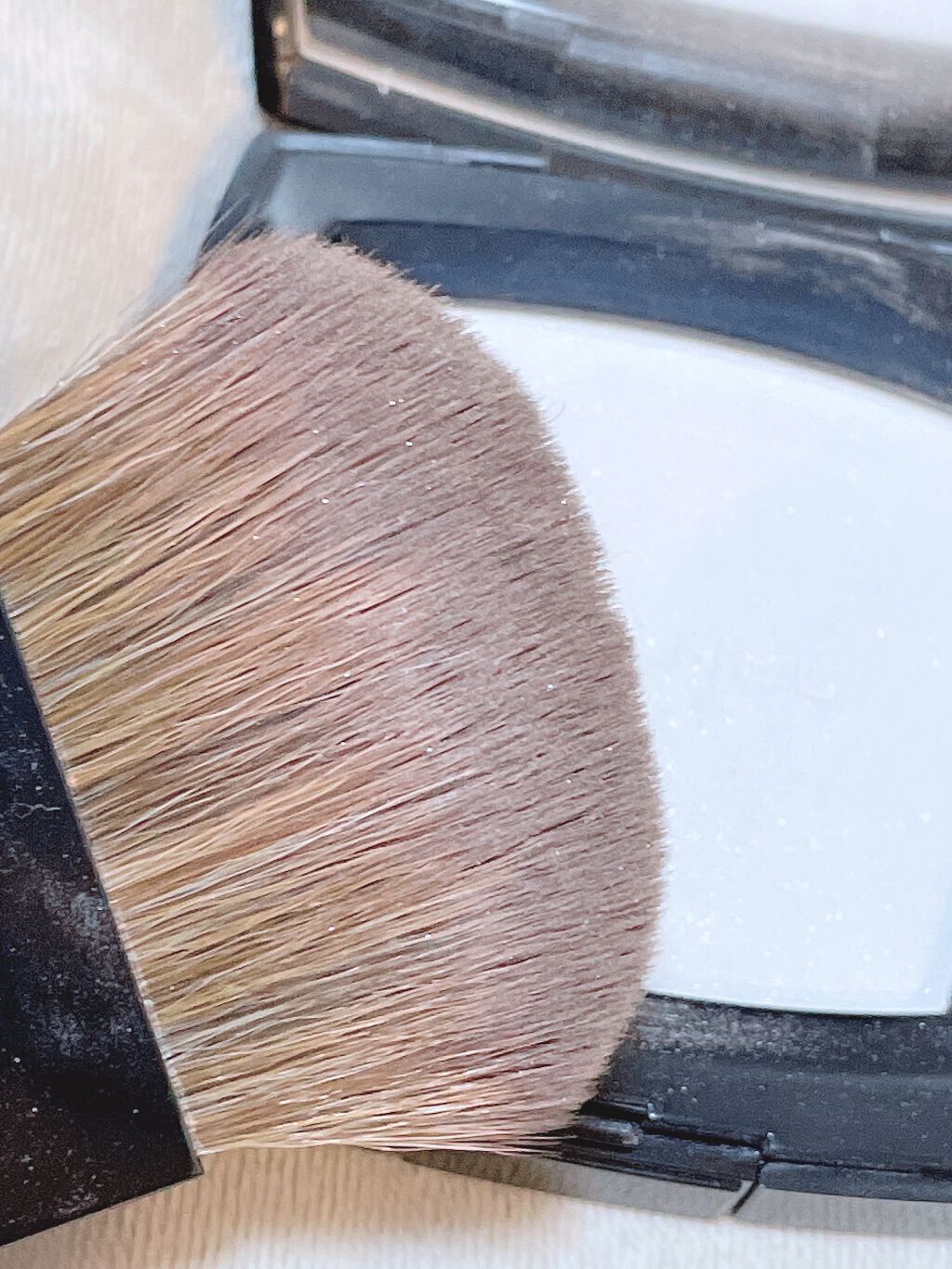 プードゥル ルミエール グラッセ/CHANEL/プレストパウダーを使ったクチコミ（3枚目）