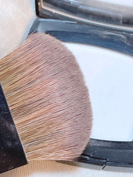 プードゥル ルミエール グラッセ/CHANEL/プレストパウダーを使ったクチコミ(3枚目)