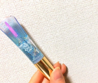 MISSHA(ミシャ)
Magical Tint スカイブルー
(リップカラー・リップグロス)

時間が経てば経つほどピンクくなって青ラメも入ってて可愛い💕
ご飯食べても全然色残ってくれてる😳
流石にグ