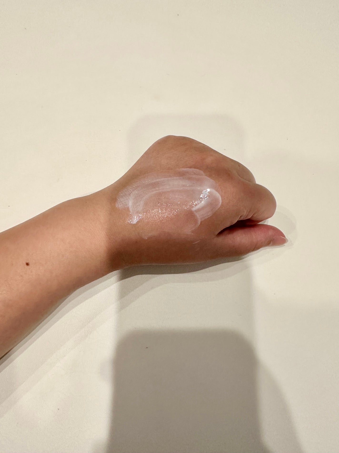 ヒアルーシカ ウォーターフィット サンセラム/SKIN1004/日焼け止めローションを使ったクチコミ(3枚目)