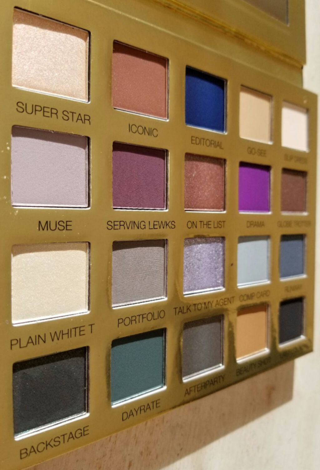 GLAMAZON PIGMENT PALETTE/Scott Barnes/アイシャドウパレットを使ったクチコミ(4枚目)