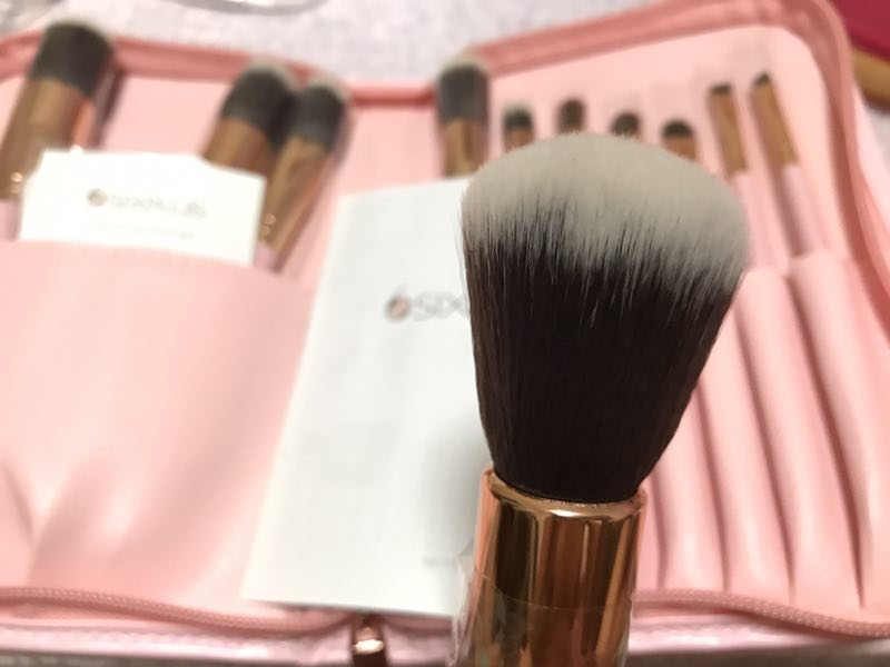 モンキー on LIPS 「このメイクブラシセットの中で一番驚いたのは、その価格に対する品..」(3枚目)