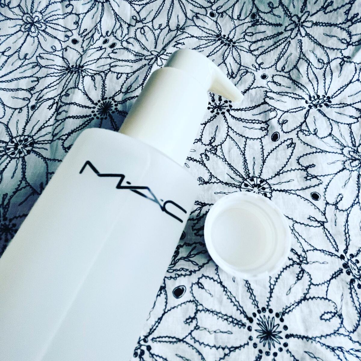 ハイパー リアル フレッシュ キャンバス クレンジング オイル/M・A・C/オイルクレンジングを使ったクチコミ(2枚目)