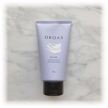 ドロアス クレイクリアウォッシュをお試しさせていただきました💁‍♀️

シトラスライラックの香り
さわやかな香りで洗顔中も癒されます😌

テクスチャーはねっとりしていて、泡立ちがいい🫧
洗顔ネットを使う