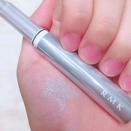 RMK スプラッシュカラーアイズのクチコミ「\ 数量限定🌈きらきらライナー /
RMKの夏限定コスメが可愛い✨
シルバーの小粒きら.....」(2枚目)
