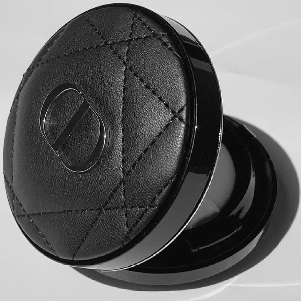 【旧】ディオールスキン フォーエヴァー クッション 2N ニュートラル　 ディオールマニア  ゴールド エディション（限定品）/Dior/クッションファンデーションを使ったクチコミ（1枚目）