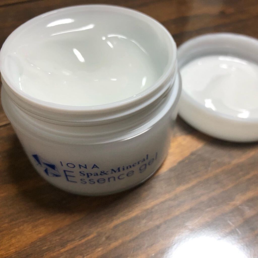 エッセンス ジェル/イオナ スパ＆ミネラル/オールインワン化粧品を使ったクチコミ（2枚目）