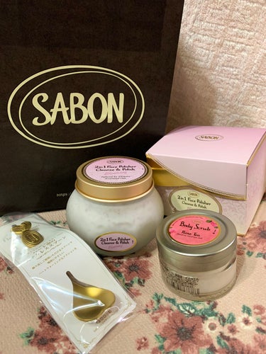 SABON✨️

ボディスクラブローズティー 320g

フェイスポリッシャー リフレッシング

ハートスプーン

3点入手🥰

ずっと欲しかったSABONー！！！！！
お店でお試ししたら、ルミネ先行販