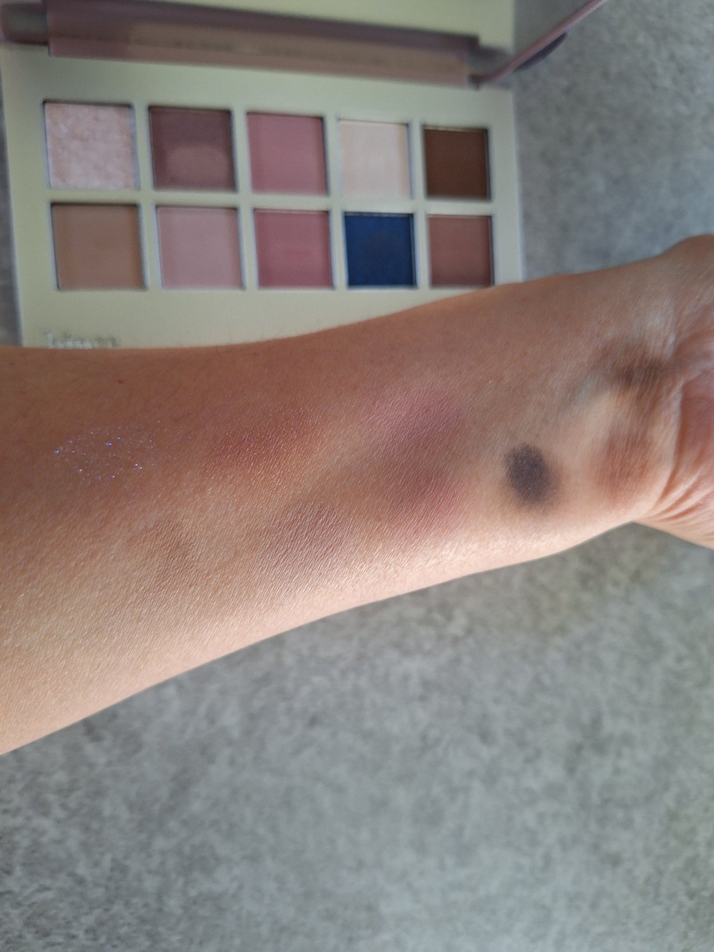 ニューデップスアイシャドウパレット/hince/アイシャドウパレットを使ったクチコミ(3枚目)