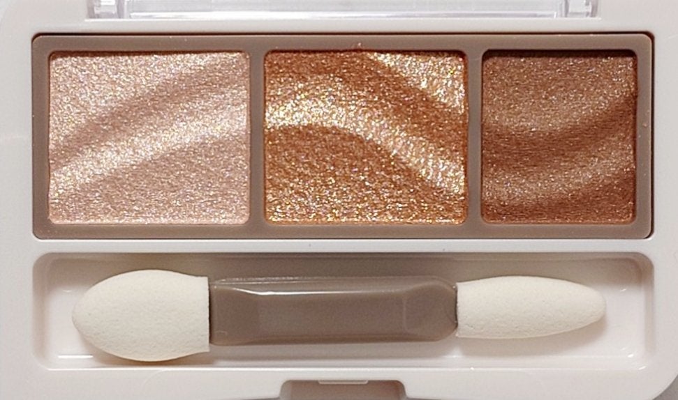 ライティングアップアイシャドウ/CEZANNE/アイシャドウを使ったクチコミ(2枚目)