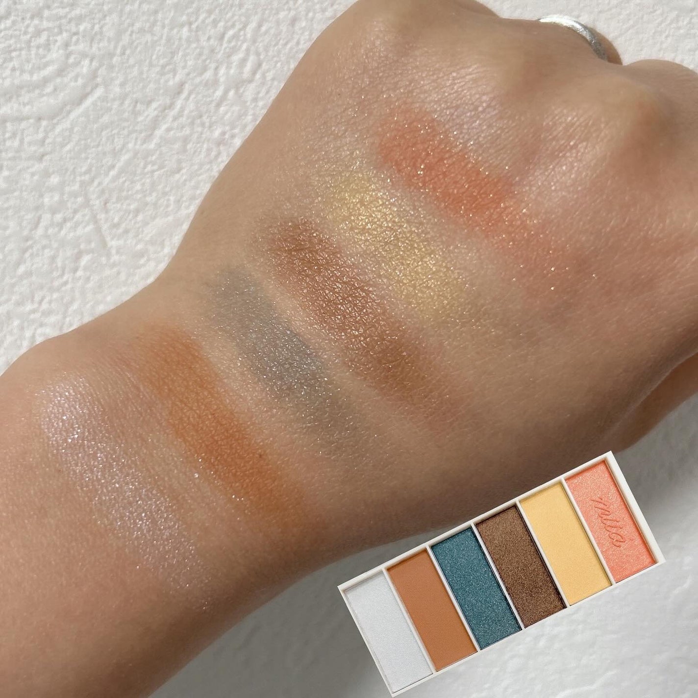 miia 6色アイシャドウ/DAISO/アイシャドウパレットを使ったクチコミ(5枚目)