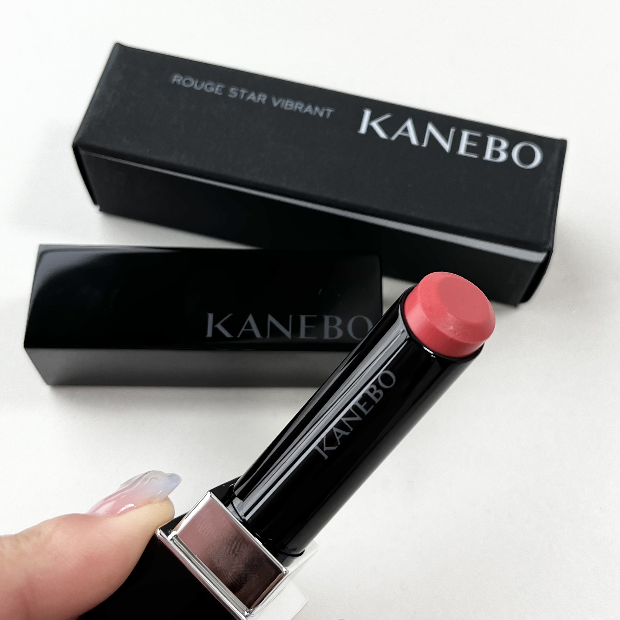 ルージュスターヴァイブラント/KANEBO/口紅を使ったクチコミ（1枚目）