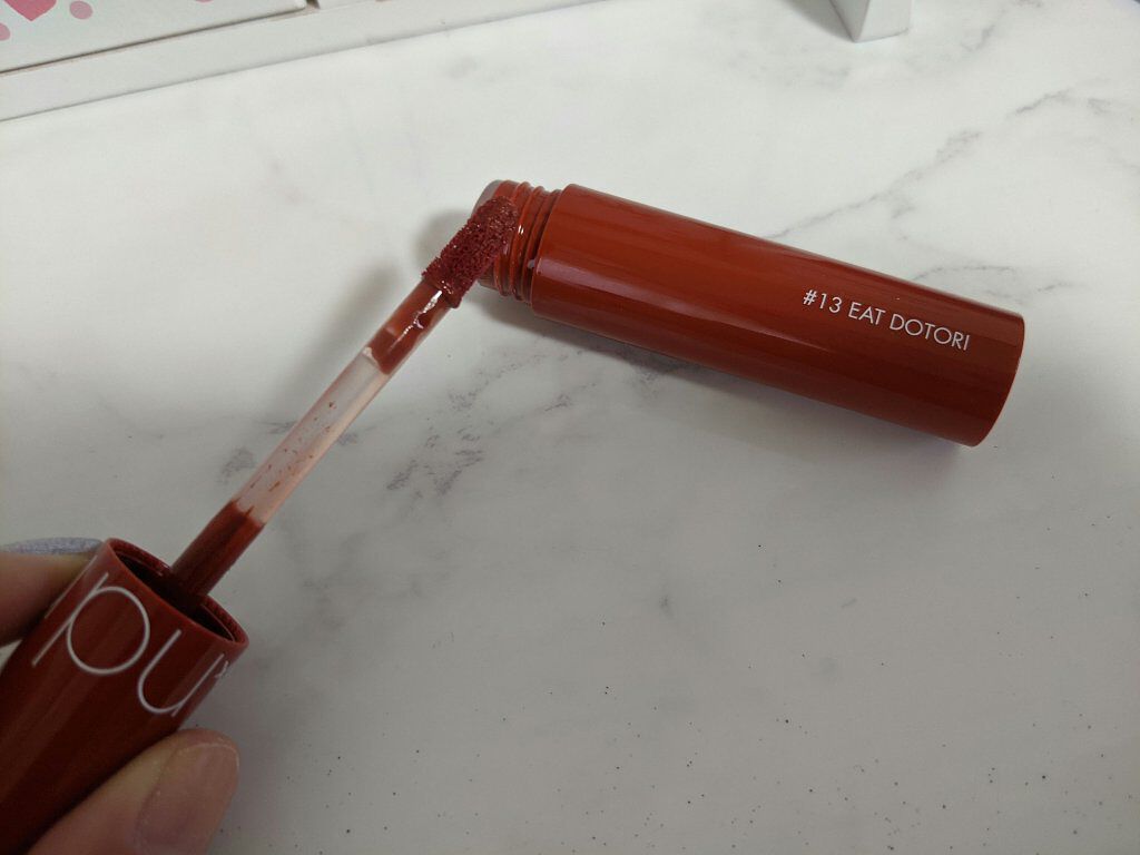 ジューシーラスティングティント/rom&nd/リップティントを使ったクチコミ（3枚目）