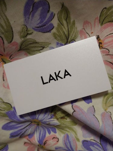 LAKA JUST EYE PALETTE 
LOTUS

韓国コスメは発色、色持ちが良くて大好き💕
追記
LOTUSはマットカラーだけのパレット
見たまま発色で持ちも本当に良かった😄
