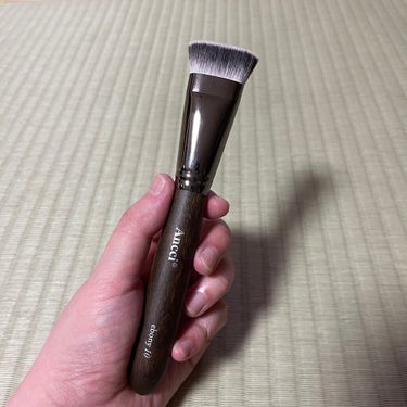 Ancci brush Ebony 10のクチコミ「クッションファンデが時間経つと目尻の下？
涙袋のとこ？に溜まってたのがこれ使って
つけてから溜.....」（1枚目）