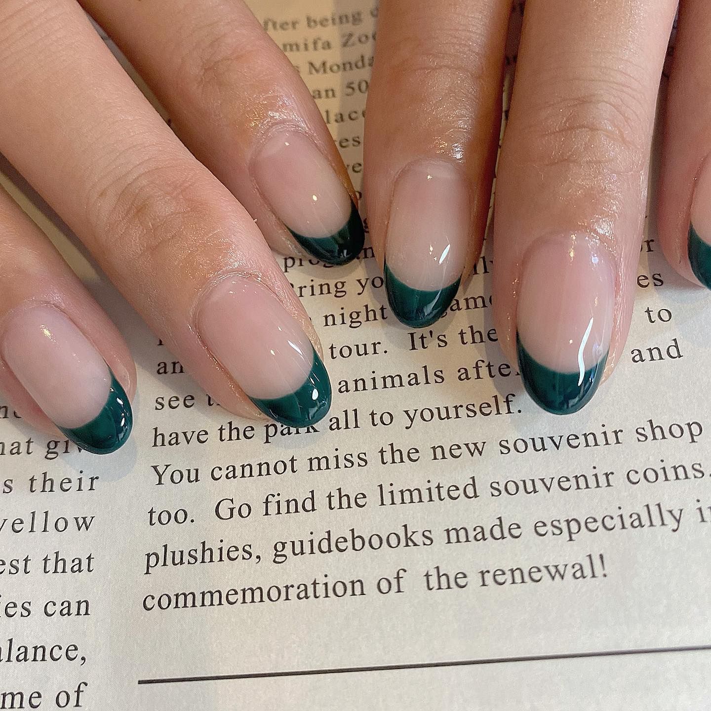 #福岡ネイル,#マグネットネイル,#オーロラネイル,#夏ネイル,#冬ネイル,#韓国ネイル,#クリアネイル,#ジェルネイル,#ショートネイル,#ニュアンスネイル,#天神ネイル,#シンプルネイル,#ミラーネイル,#大人ネイル,#オフィスネイル,#オーロラミラーネイル,#ショートネイル,#氷ネイル,#キラキラネイル,#フットネイル,#ウルウルネイル,#韓国ネイル,#ラメネイルのネイルデザイン