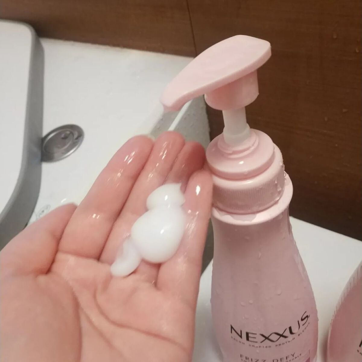 ネクサス スムースアンドマネージャブル 洗い流さないトリートメントオイル/NEXXUS(ネクサス)/ヘアオイルを使ったクチコミ(4枚目)