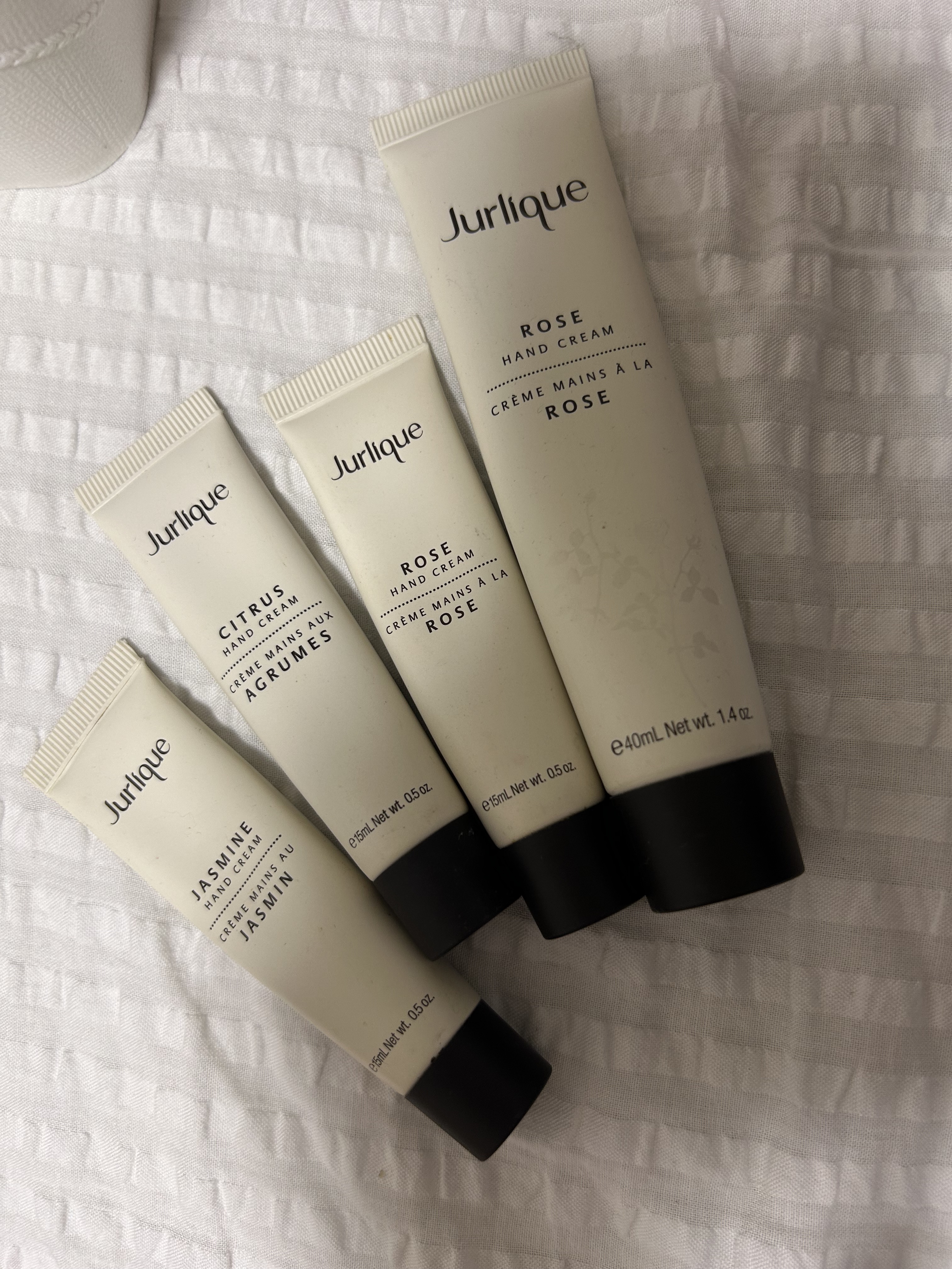 ジュリーク ラベンダー ハンドクリームのクチコミ「友人から海外旅行やお土産やクリスマスプレゼントでやたらともら時期があって全部試せました（笑）
.....」（1枚目）