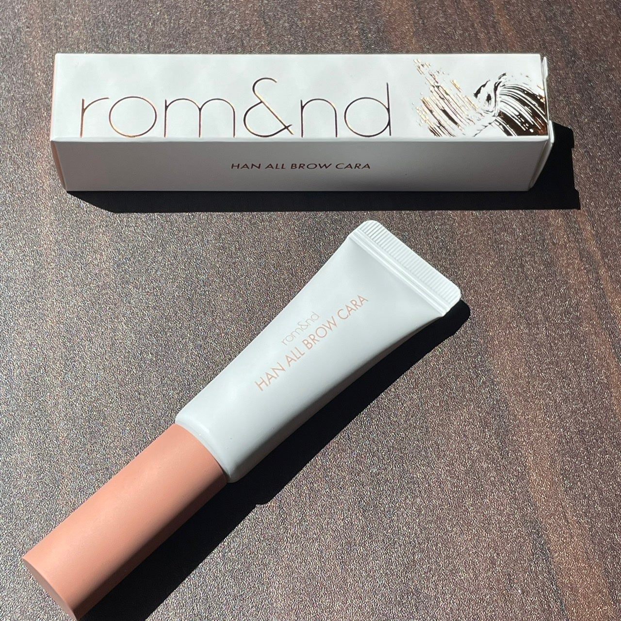 R Dresser on LIPS 「【スタッフ國吉佑衣奈のオススメ】今回の私のオススメは剛毛眉でも..」(1枚目)