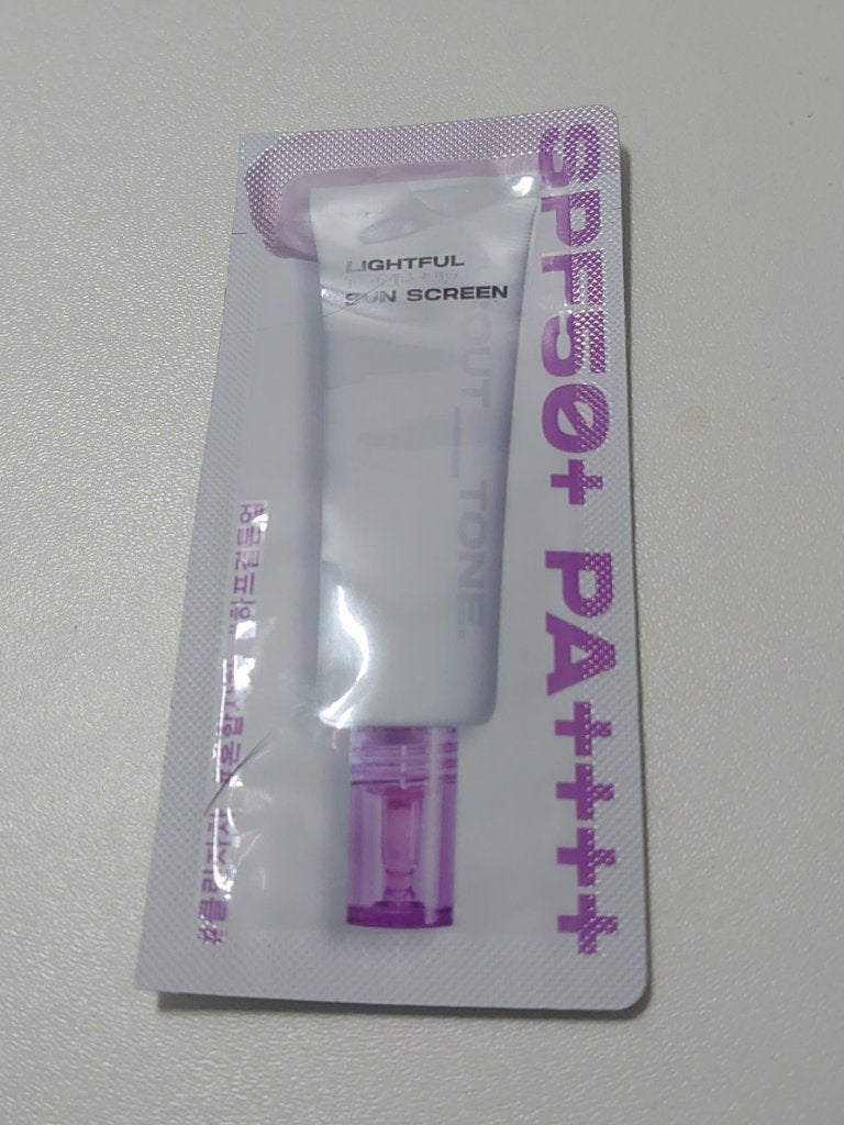 ライトフルトーンアップサンスクリーン ABOUT TONE