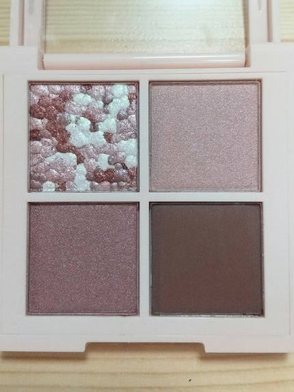 レブロン ダズル アイシャドウ クアッド/REVLON/アイシャドウパレットを使ったクチコミ(2枚目)