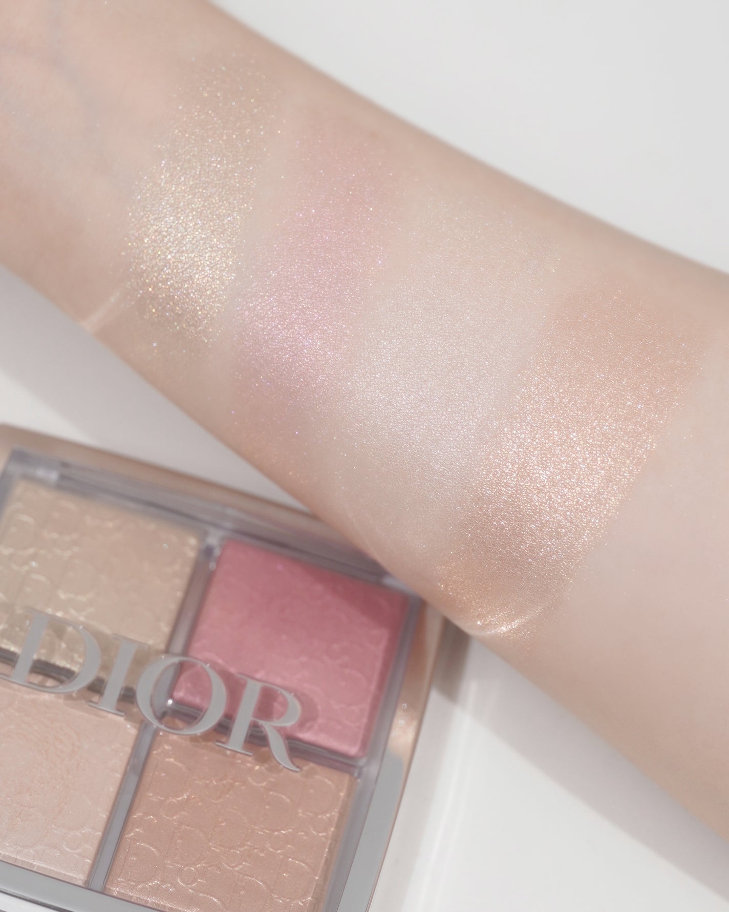 ディオール バックステージ フェイス グロウ パレット/Dior/ハイライトを使ったクチコミ(2枚目)