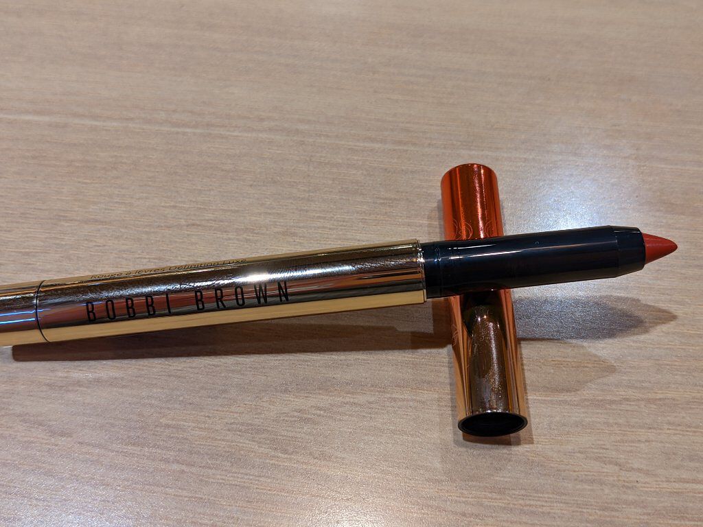 リュクス ディファイニング リップスティック/BOBBI BROWN/口紅を使ったクチコミ（2枚目）