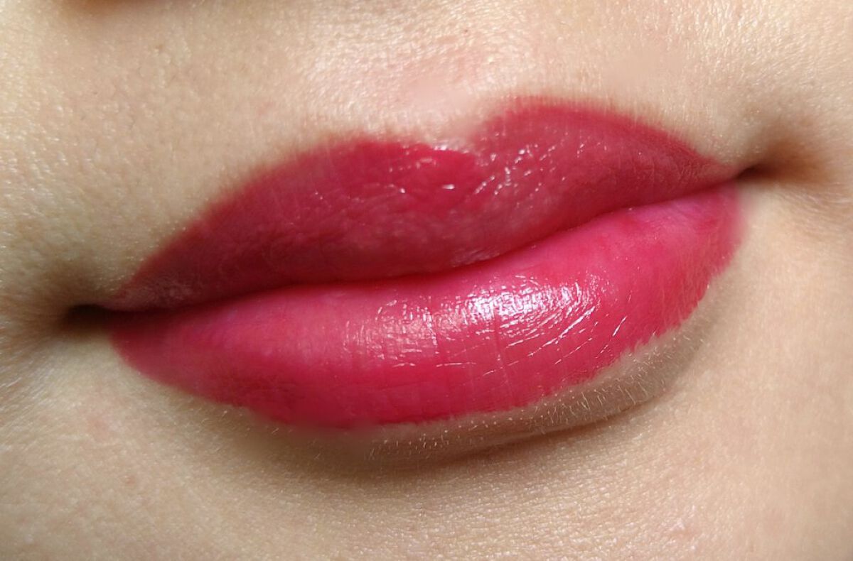 コンフォート リップオイル インテンス/CLARINS/リップグロスを使ったクチコミ（2枚目）