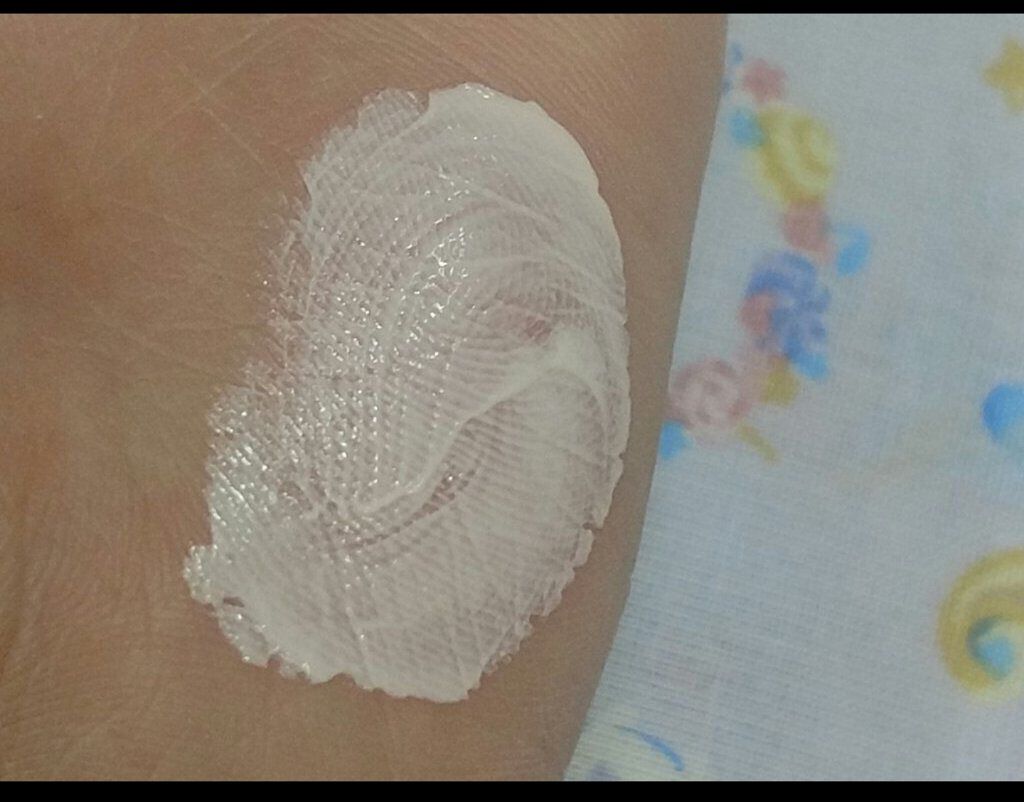 フォトレディ ローズ グロウ トーンアップ クリーム/REVLON/化粧下地を使ったクチコミ(3枚目)