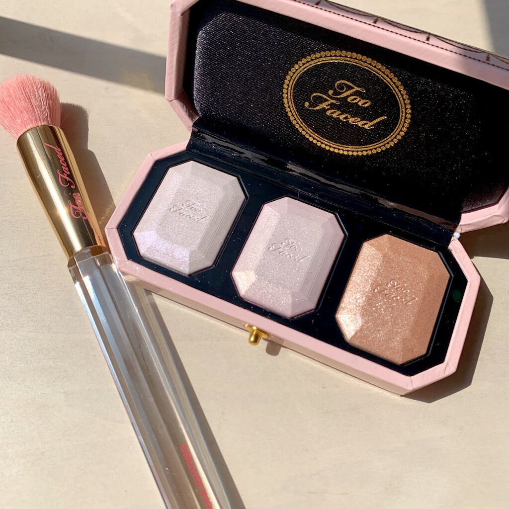 ダイヤモンドライト ハイライター ブラシ/Too Faced/メイクブラシを使ったクチコミ（1枚目）