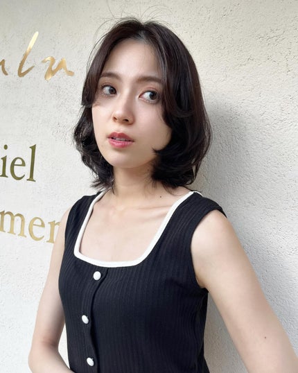 HARUNA on LIPS 「肩ボブをたっぷりレイヤー♡でふわふわにしました💕💕さらっとスタ..」(4枚目)