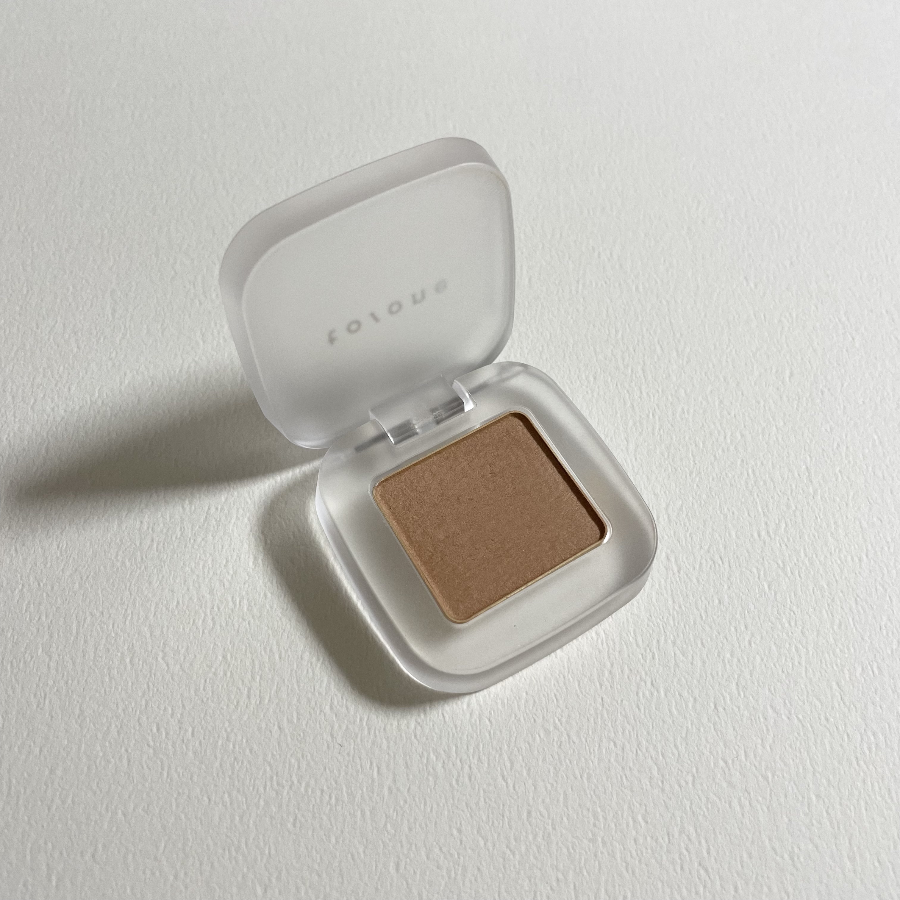 トーン ペタル フロート アイズ 14 Almond Biscotti/to/one/単色アイシャドウを使ったクチコミ（1枚目）