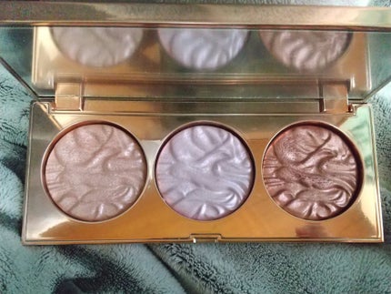 ペイント ウィズ ライト ラディアント フェイス イルミネーター トリオ/ローラ メルシエ/プレストパウダーを使ったクチコミ(4枚目)