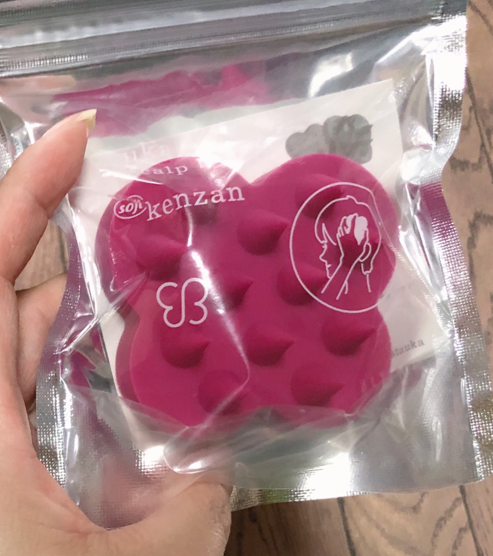 uka scalp brush kenzan/uka/スカルプブラシを使ったクチコミ（1枚目）