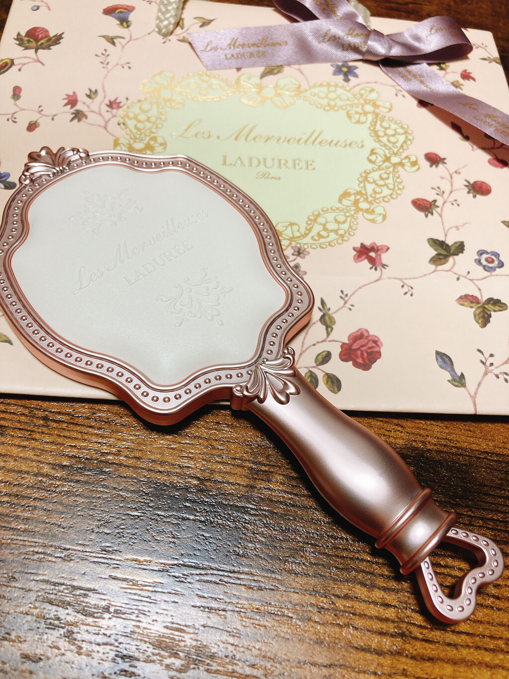 ハンド ミラー N/レ・メルヴェイユーズ ラデュレ/その他化粧小物を使ったクチコミ（2枚目）