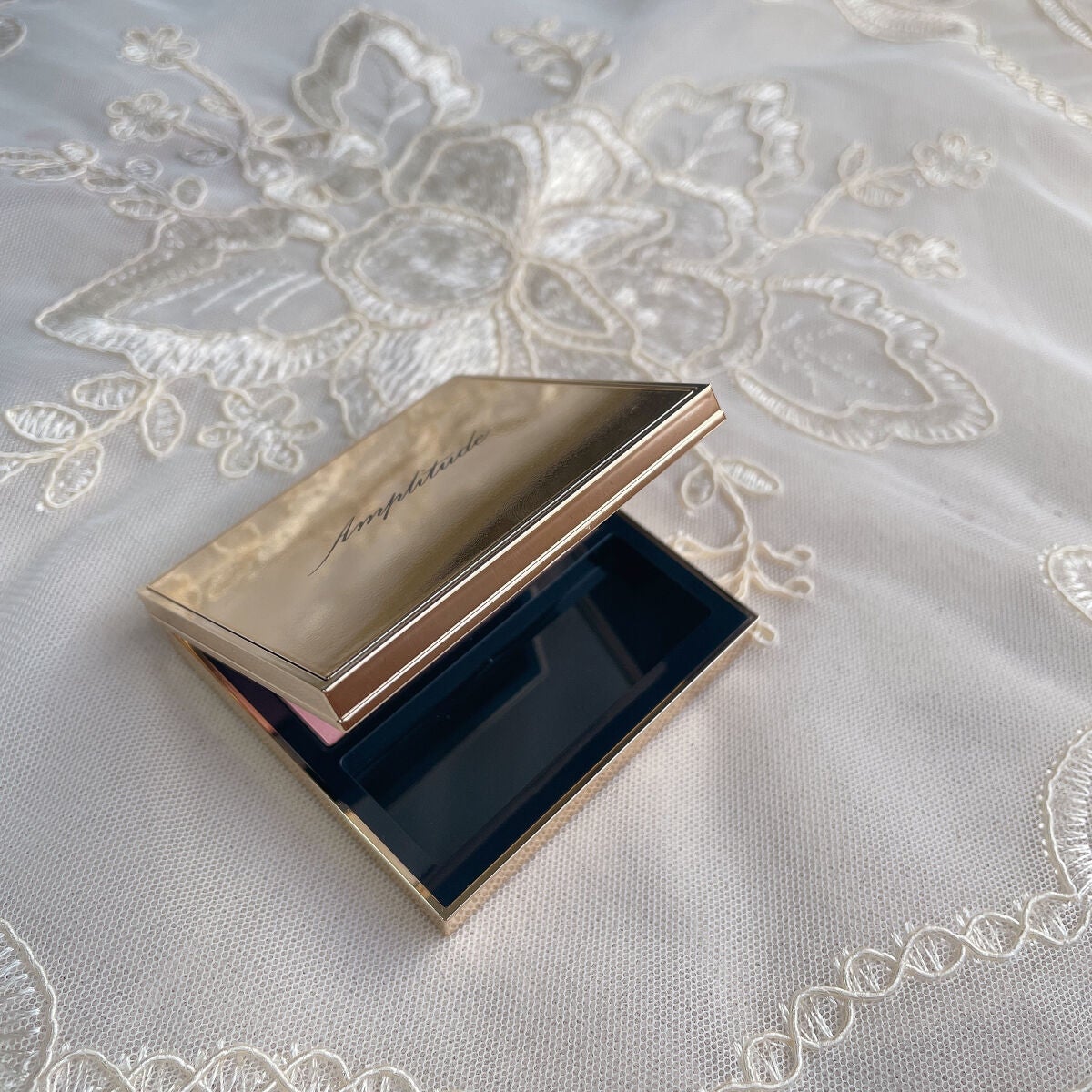 コンスピキュアス モノチークス/Amplitude/パウダーチークを使ったクチコミ(3枚目)