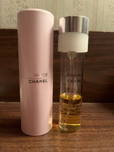 CHANEL チャンス ツィスト＆スプレイ（オードゥ トワレット）のクチコミ「とても高級感のある爽やかな香りです！
香りなので説明がとても難しいですが、甘い感じはなく色気の.....」（1枚目）