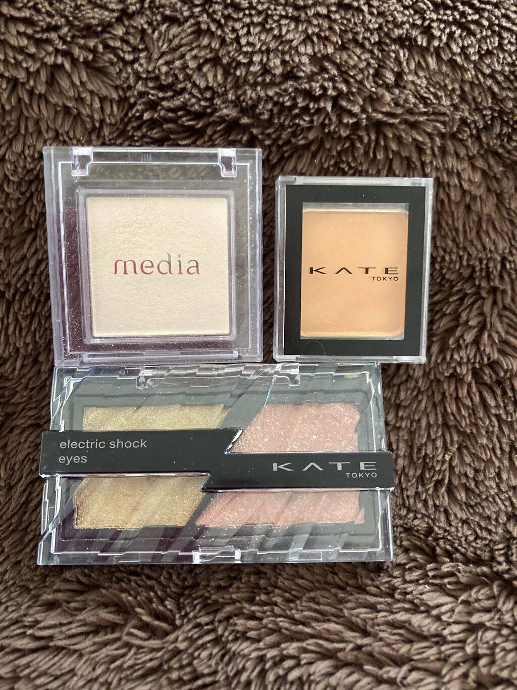 ブライトアップアイシャドウ/media/単色アイシャドウを使ったクチコミ（1枚目）