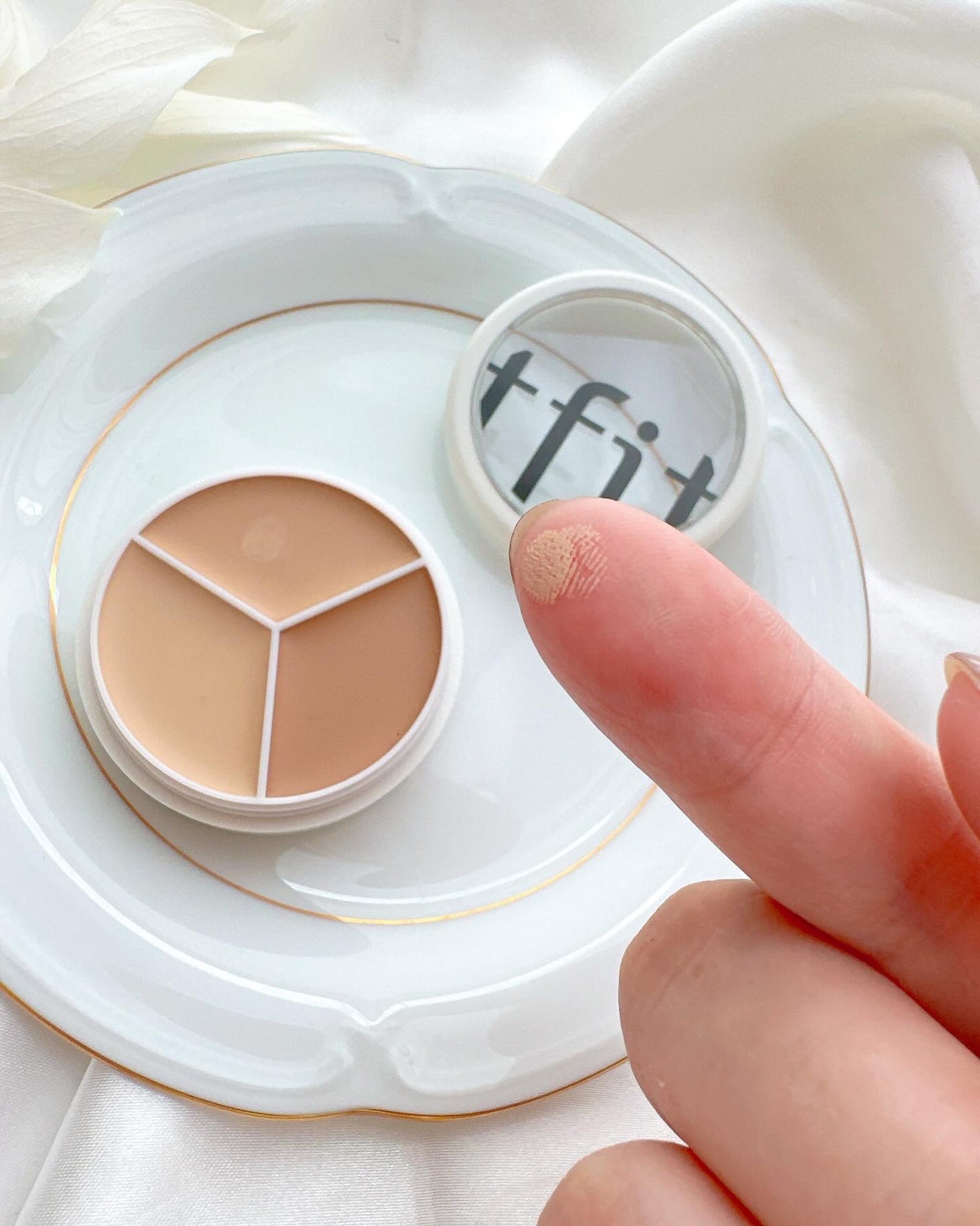 カバーアッププロコンシーラー/TFIT/パレットコンシーラーを使ったクチコミ(4枚目)