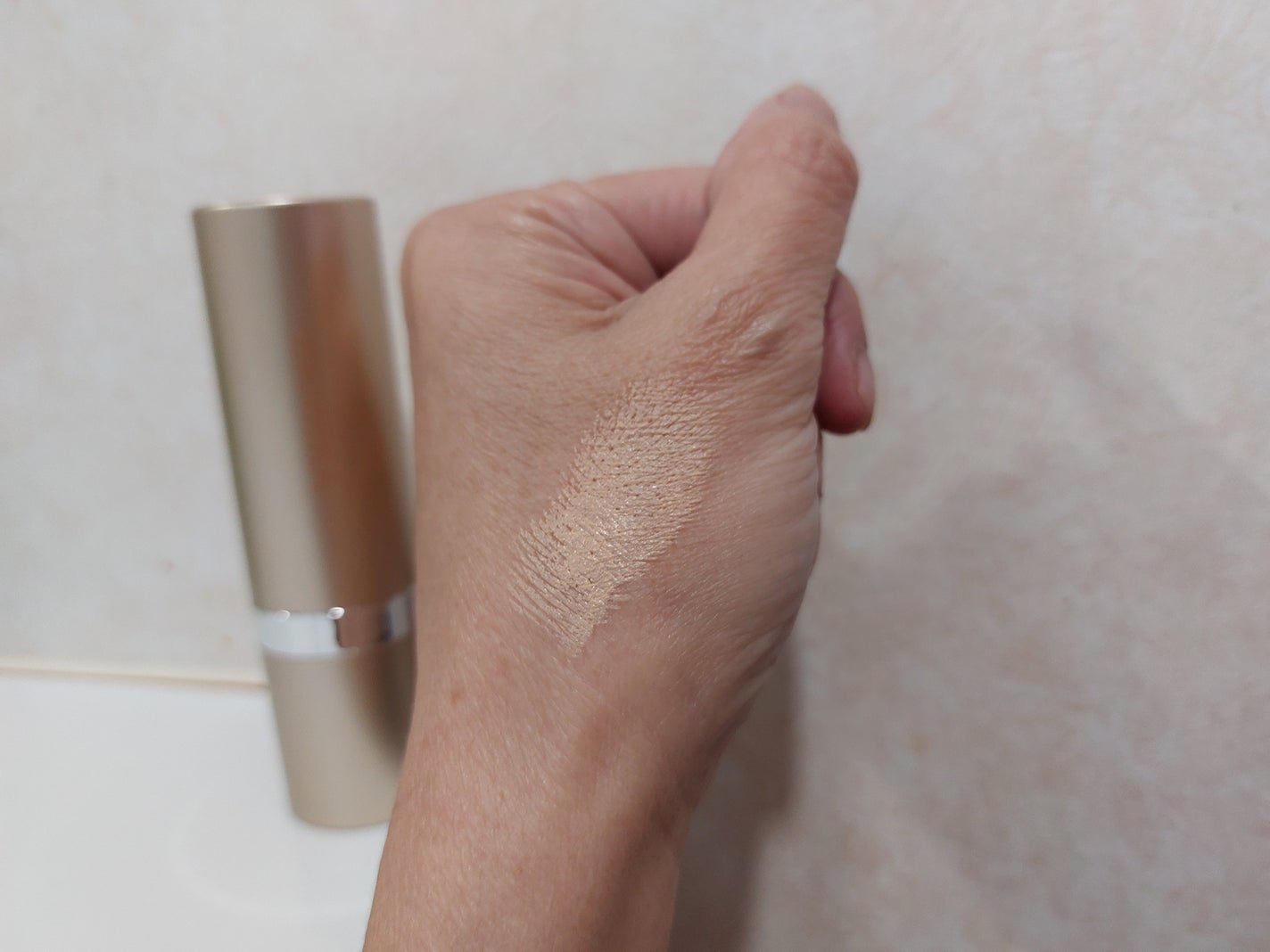 シルキースティックファンデーション/KAMIKA/その他ファンデーションを使ったクチコミ(3枚目)